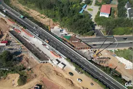 青岛这一高速公路改扩建工程建设提速：24座跨线桥48小时完成拆旧架新图片