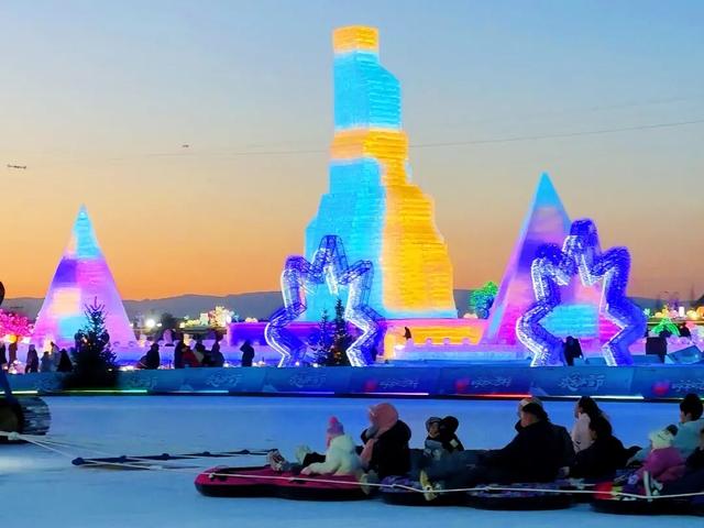 别问冷不冷，就问明天10点哈素海你到不到！冬捕、温泉、美食这里全！都！有！