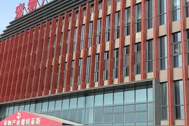 “用最烂的东西做最贵的粮”，劣质猫狗粮“仅净含量是真的”图片