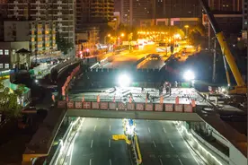 合肥淮南路跨东一环路桥钢箱梁全部架设完成图片