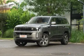 北京BJ60雷霆上市！满油满电能跑1300km？20万级硬派越野新选择！图片