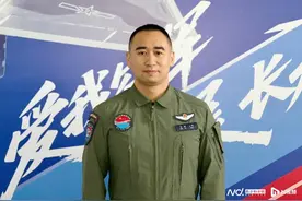 歼-20飞行员：未来的飞机会越来越好，欢迎年轻人加入空军图片