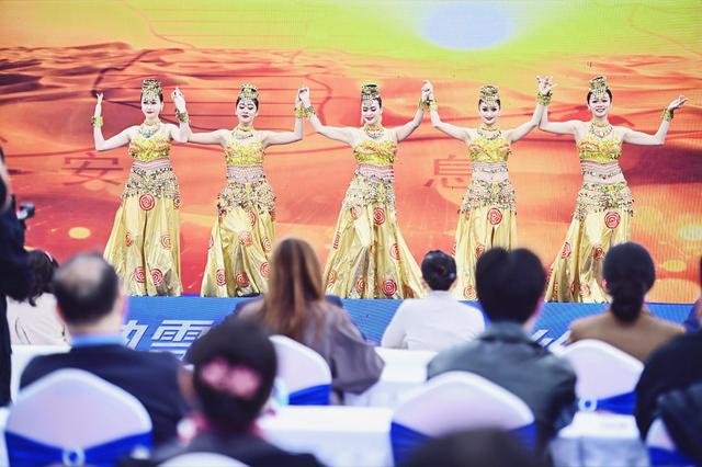 热雪新疆，“郑”在邀约 2025冬季文旅推介活动疆豫再展冰雪情缘