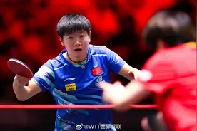 孙颖莎、蒯曼会师WTT新加坡大满贯女单决赛图片