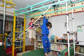 长沙4岁女童独自坐地铁回家被质疑炒作，母亲回应：希望看完整视频，不鼓励贸然尝试图片