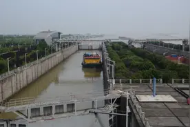 湘江长沙综合枢纽航运忙 前4个月总货运通过量超530万吨图片