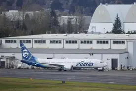 针对波音737 MAX 9客机事故，分析师称有航空公司要求将应急舱门改成窗户以增加座位图片