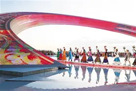 全家福上手相牵，同心圆内话团圆——第十二届全国少数民族传统体育运动会实现港澳台大团圆综述图片