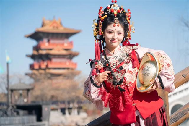 跨年夜福利：与南征北战组合一起，在河南开封清明上河园点亮我的天空！一起激情跨年，一起热血狂欢！