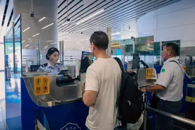 白云机场口岸今年客流量突破1000万人次“大关”图片