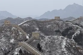 银装素裹，金山岭长城雪后现美景图片