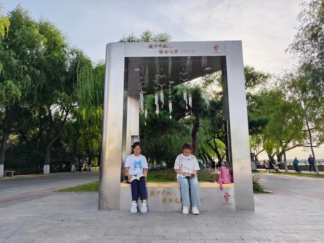 “书香”圈粉！“尔滨”城市阅读景观氛围感拉满