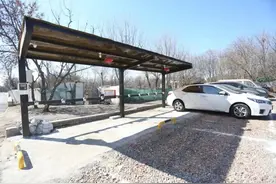 “垃圾山”给充电桩让位，300余户居民充电有地方了图片