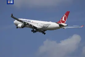 突发！一架航班紧急降落台湾机场，多人受伤图片