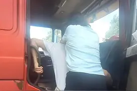 卡车司机聂建文回应新恋情争议：我对得起亡妻，“我有权开始新生活”图片