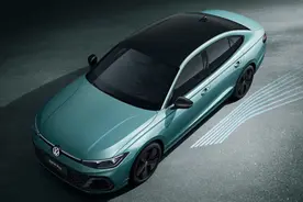 大众帕萨特380家族上市 限时15.99万起 提供双前脸选择图片