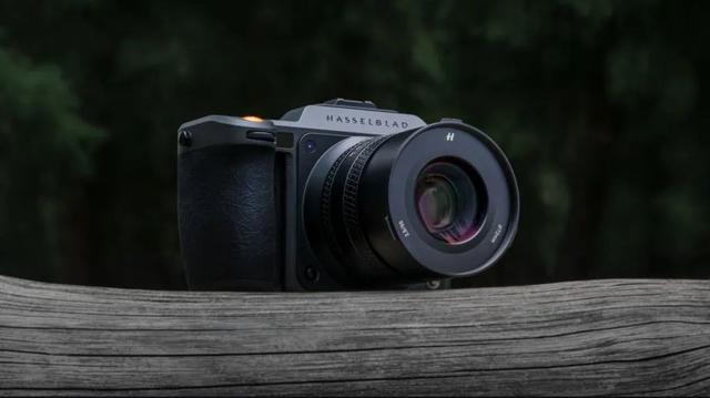 哈苏推出X2D II相机和变焦镜头35-100E｜Insta360发布GO Ultra｜理光发布GR IV和GF-2闪光灯