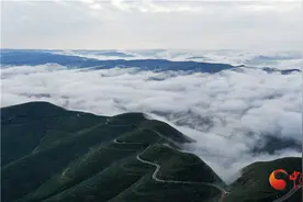 【陇拍客】榆中北山：美景阴雨后  群山云海间图片