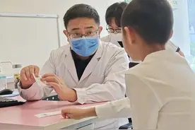 世界孤独症日｜在我国，患病率约为千分之七 孤独症家庭的突围图片