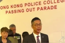 考公上岸的马浚伟现身 ，53岁身体板正颜值在线图片