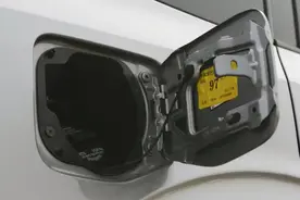 汽车上的油箱盖，藏着3大功能，关键时刻能保命，赶快学一下图片