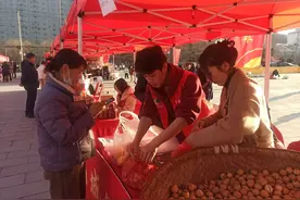 洛南山城年味渐浓 秦岭深处年货“上新”图片