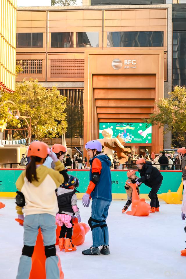 BFC外滩“冬日嘉年华”开启，多维场景塑造商业新体验