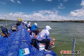 托克托县举办“力争上游”休闲垂钓大赛图片