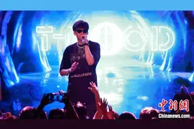 “登陆”玩音乐的台湾青年：歌声是信也是光图片