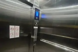 电梯失控，11岁小孩从15楼落至负1楼！电梯自救指南→图片