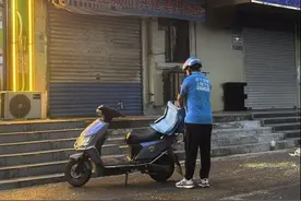 城市唤醒者|外卖小哥的奔忙：半夜上线，清早6点收工图片