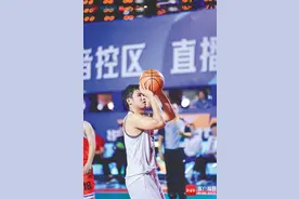 海南周刊 |  东方“草根”篮球明星张夏 “中投小王子”脱颖而出图片