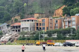 广州白云山体滑坡现场：已转移群众74人，安排两家酒店作为备用疏散点图片