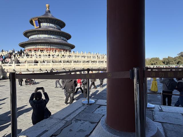 公园里的隔离带越来越多，如何阻止商拍又不影响沉浸式游览？