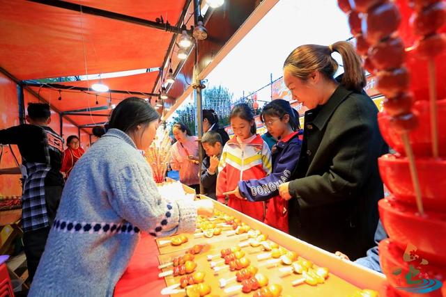 四川金川：搭乘文旅“红利”促消费，红叶为媒引客来