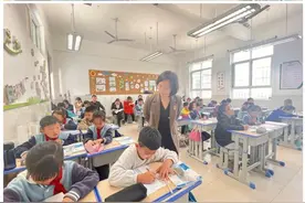 灞桥区教研员到岳家沟小学开展区域示范课磨课活动图片