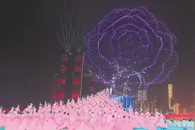 以无人机编队为载体，科技与艺术深度融合 “赛博烟花”绽放中国式浪漫（感知文化里的中国）图片