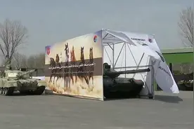 以“狮子”命名，巴基斯坦国产VT-4“海德尔”坦克举行下线仪式图片