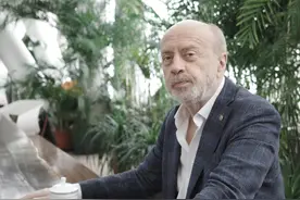 一座美术馆里的中俄友谊图片