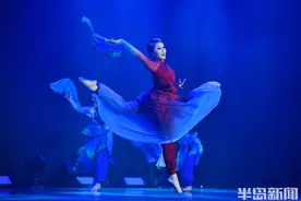 青岛大学艺术学院舞蹈系2025届毕业生汇报演出成功上演图片