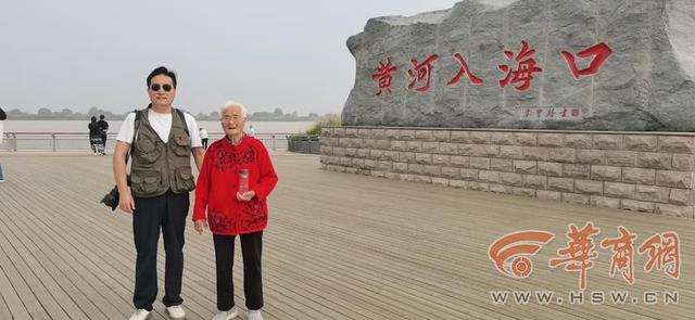 开二手房车带着85岁母亲 四年四次游历黄河