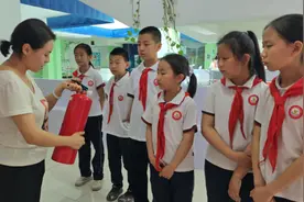 呼图壁县第二小学开展防灾减灾实践活动图片