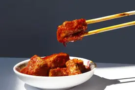 【早安云南·滇味】牟定腐乳：千年菌香凝琥珀，一方水土育珍馐图片