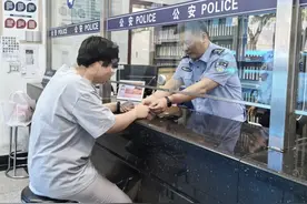 今日起至高考结束，北京考生办身份证24小时内领取图片