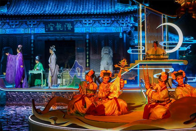 图集｜开封府夜游《南衙千秋月》启幕 光影幻戏点亮千年府衙夜经济