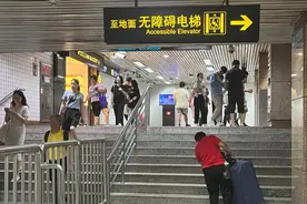 无障碍电梯如何做到“无碍”？实地探访上海地铁图片