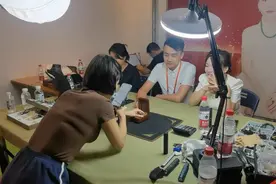 “镇平玉雕”很City!图片