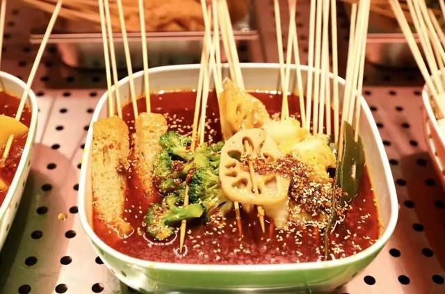 双向奔赴！来一场红城烟火之旅