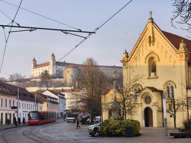 斯洛伐克布拉迪斯拉发州：四面相绘地域美，历史人文满溢魅力