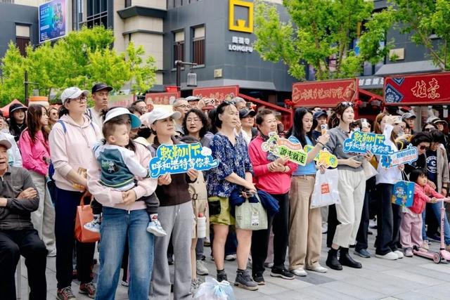 掌声不断，舞不停！今天呼和浩特在北京圈粉无数！